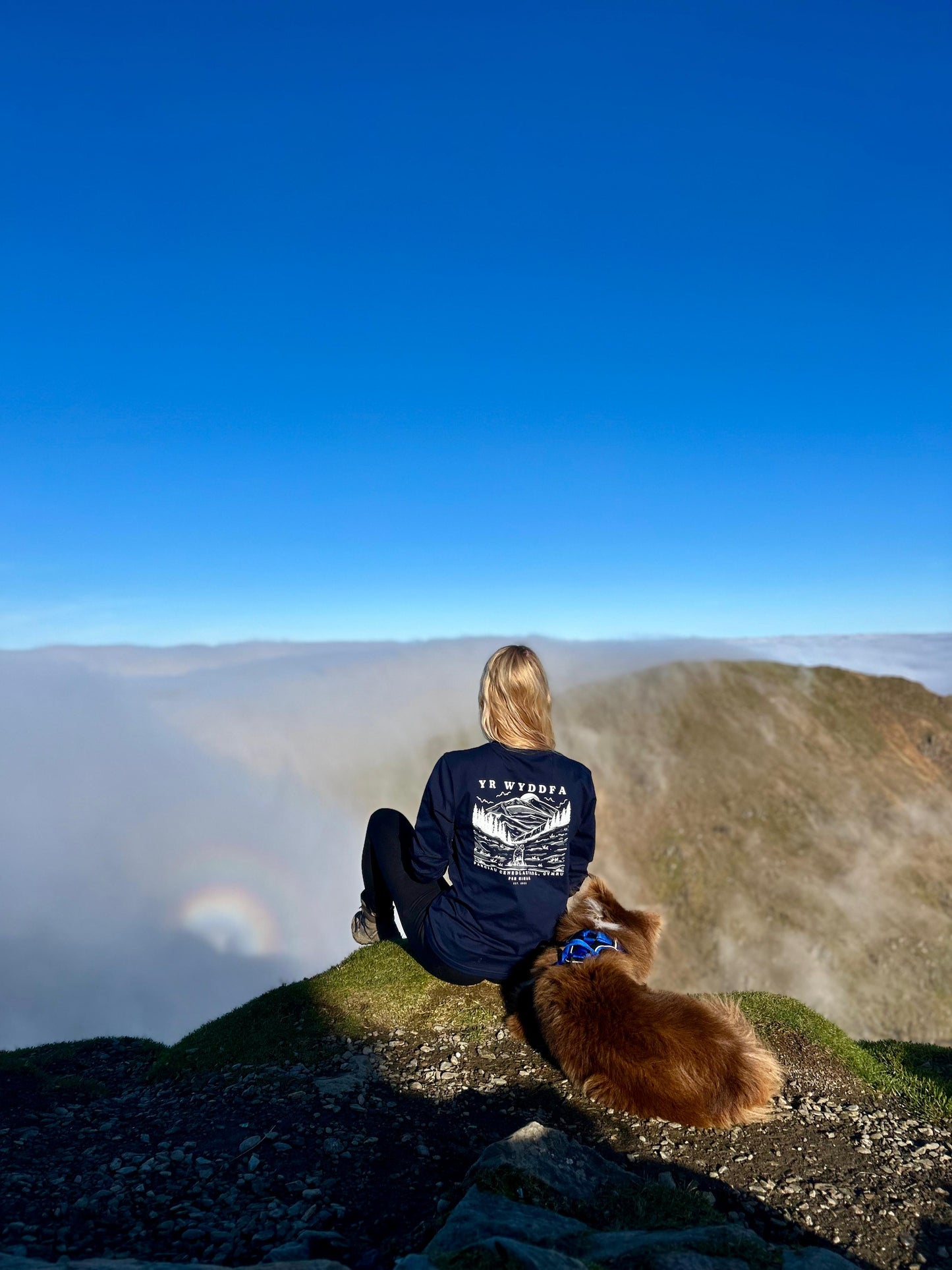 Yr Wyddfa Long Sleeve T-Shirt in Navy