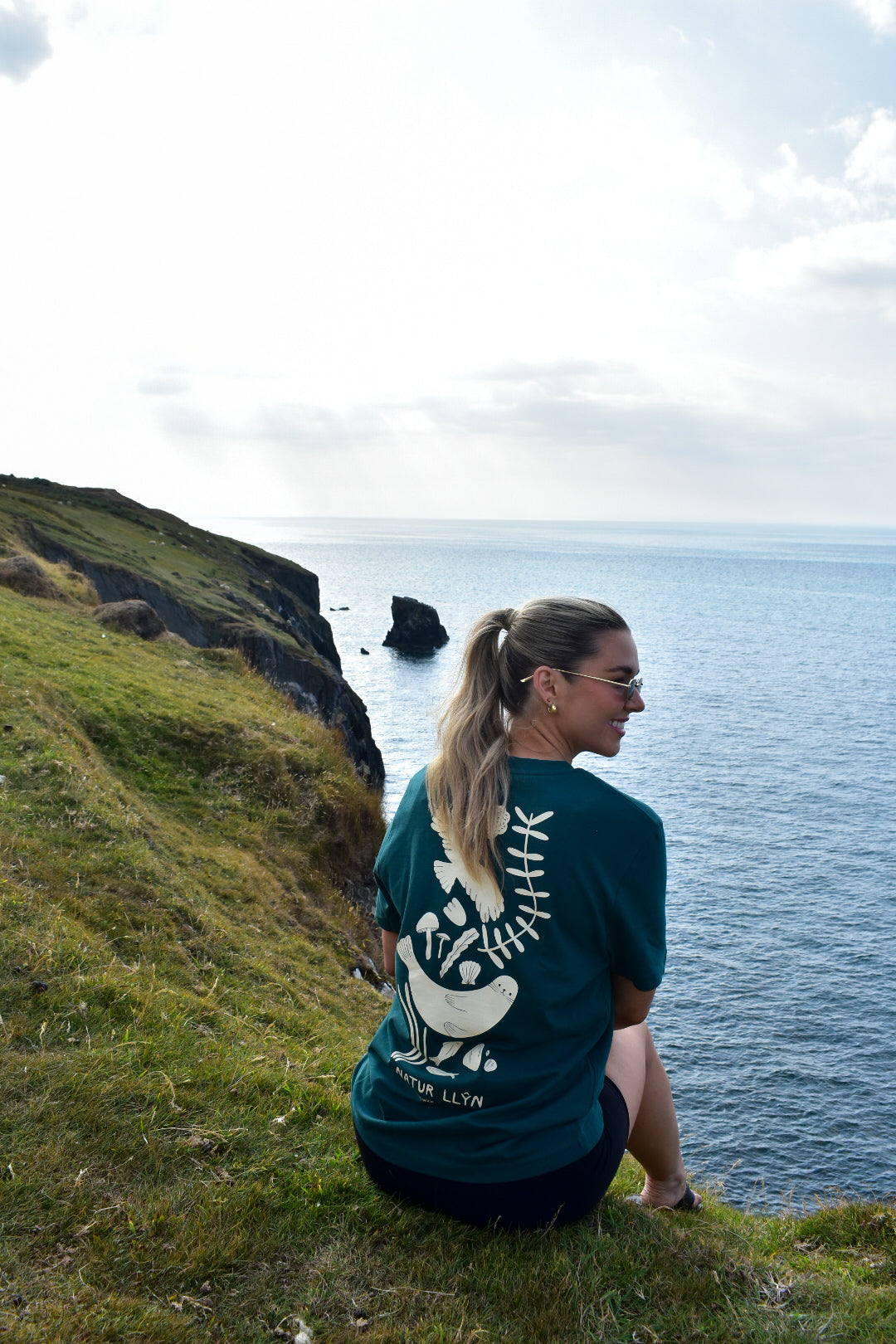 Natur Llŷn Relaxed Fit Tee in Fern Green