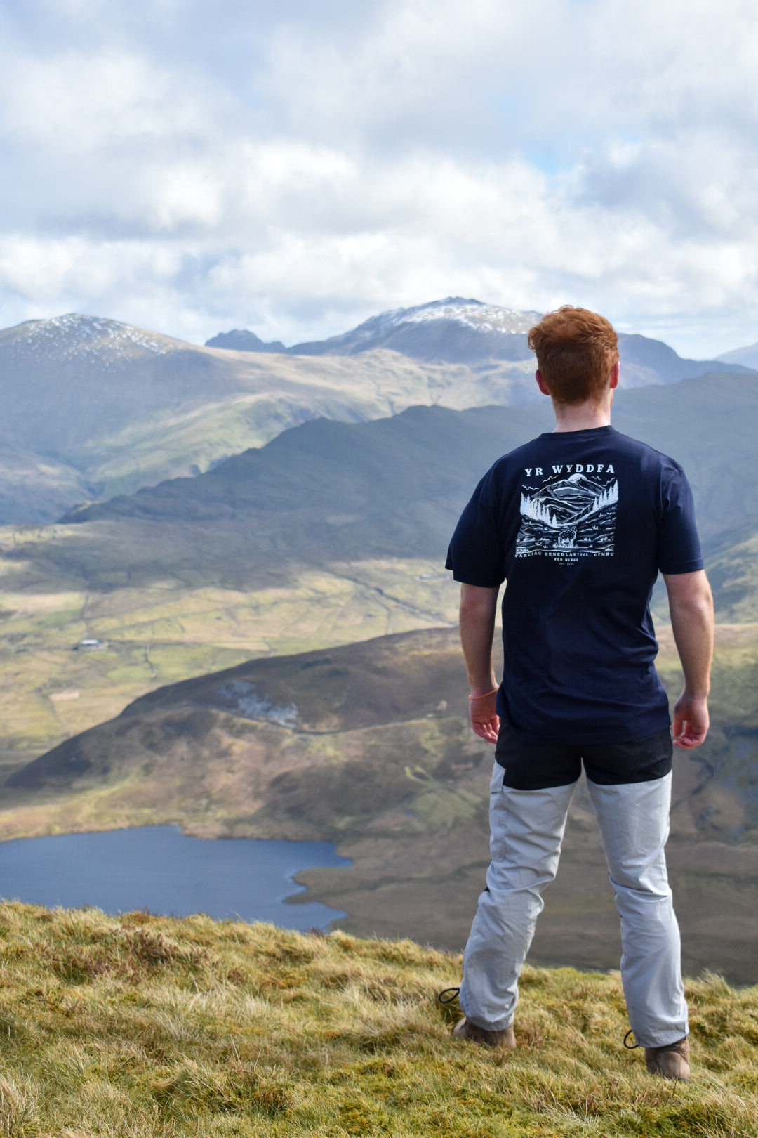 Yr Wyddfa Relaxed Fit Tee in Navy