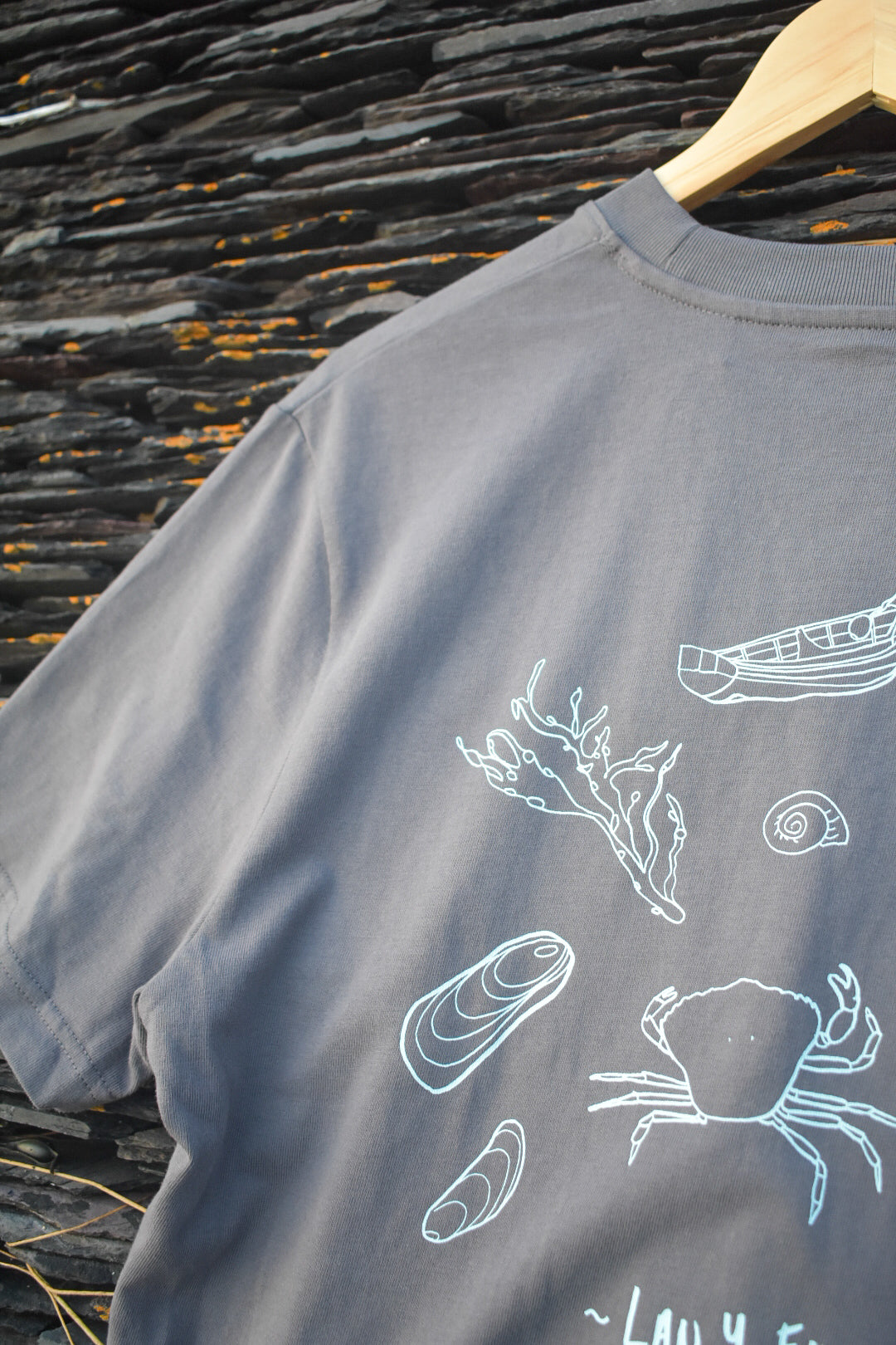 Lan y Fenai Relaxed fit Tee in Anthracite