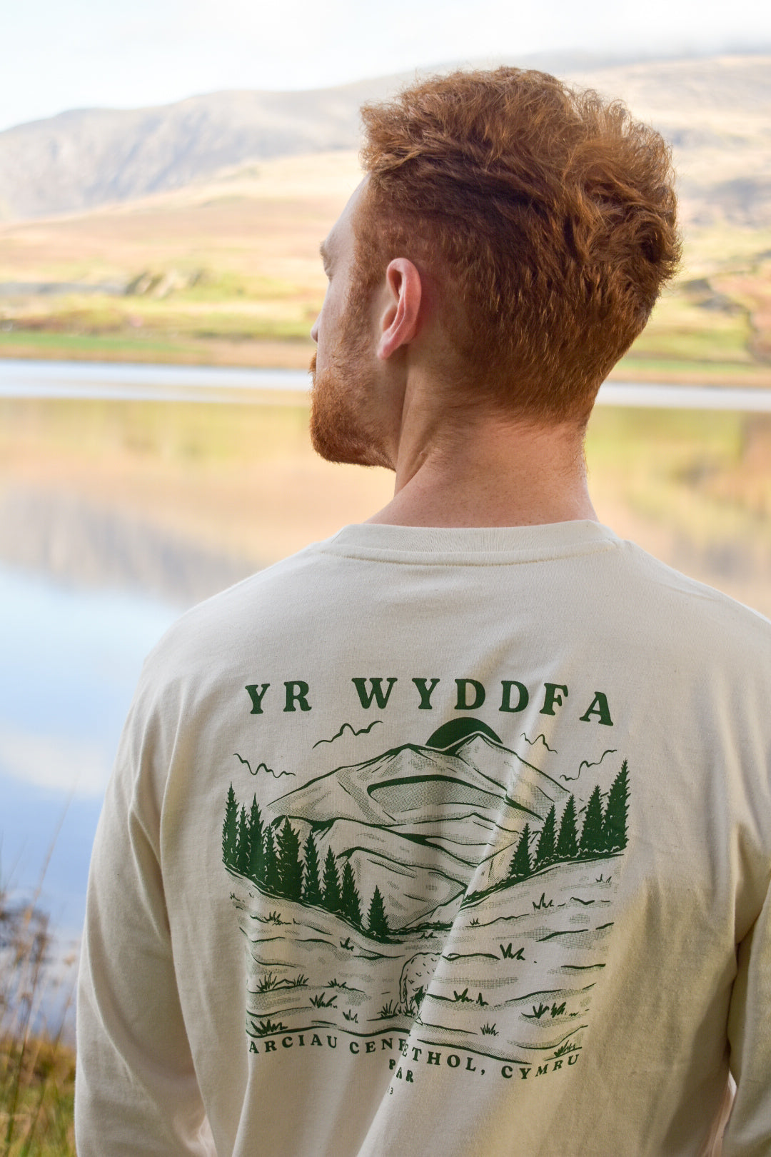 Yr Wyddfa Long Sleeve T-Shirt in Natural
