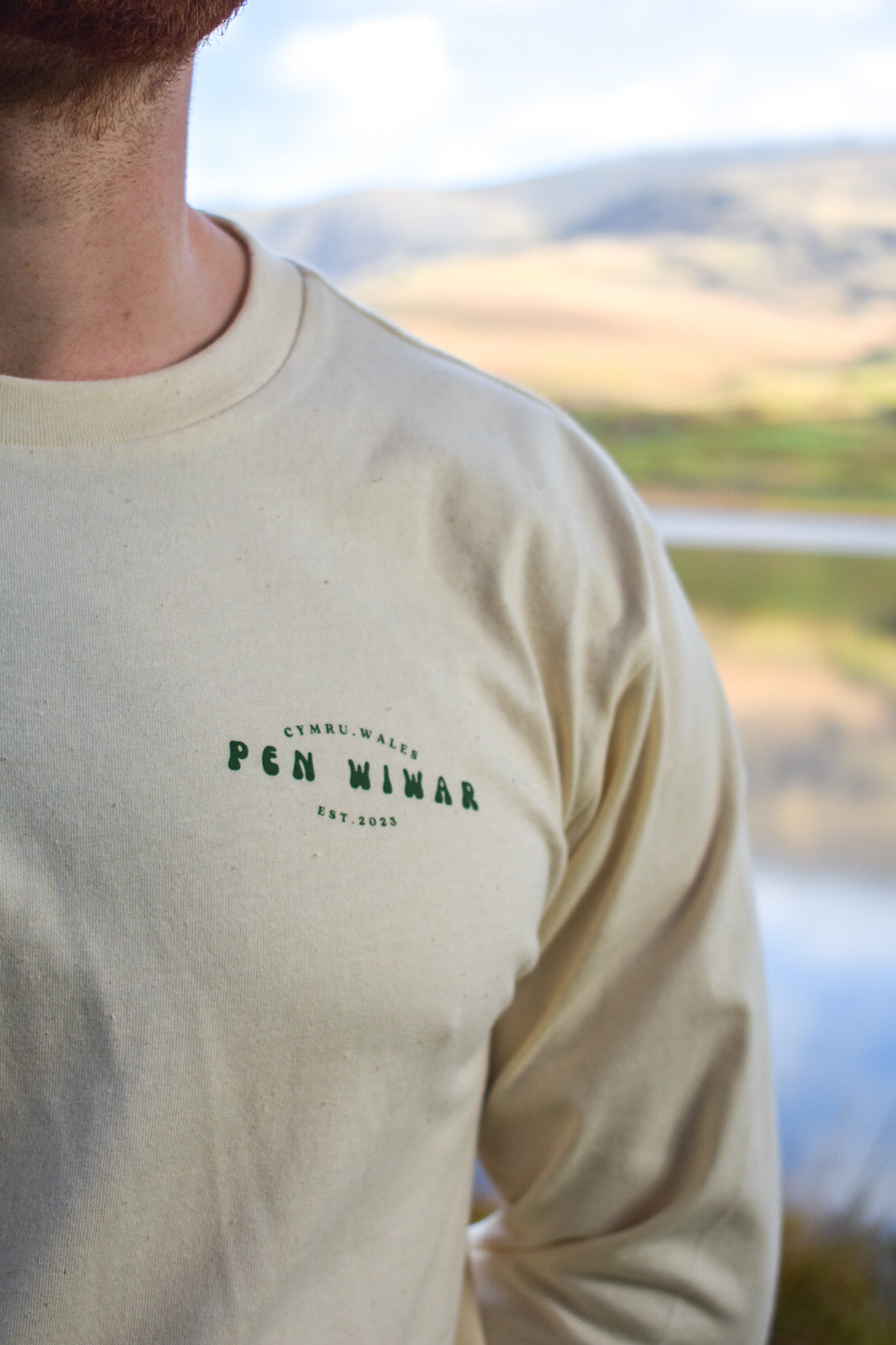 Yr Wyddfa Long Sleeve T-Shirt in Natural