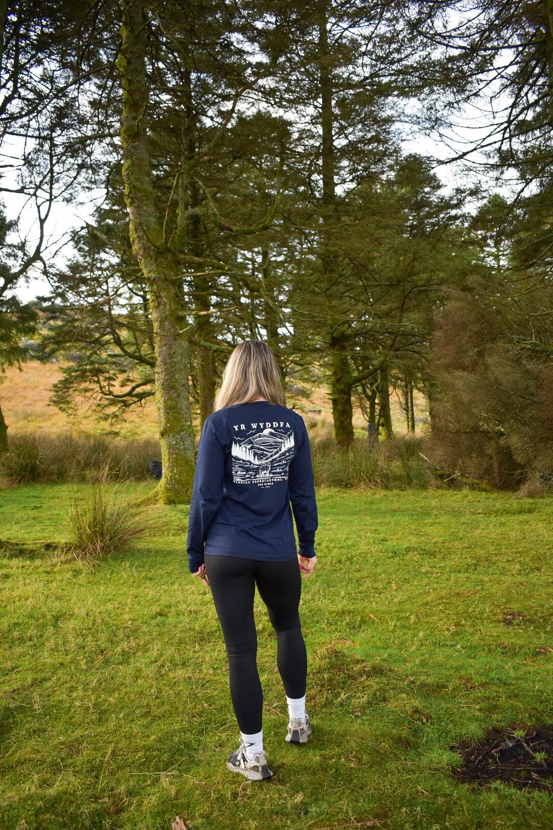 Yr Wyddfa Long Sleeve T-Shirt in Navy