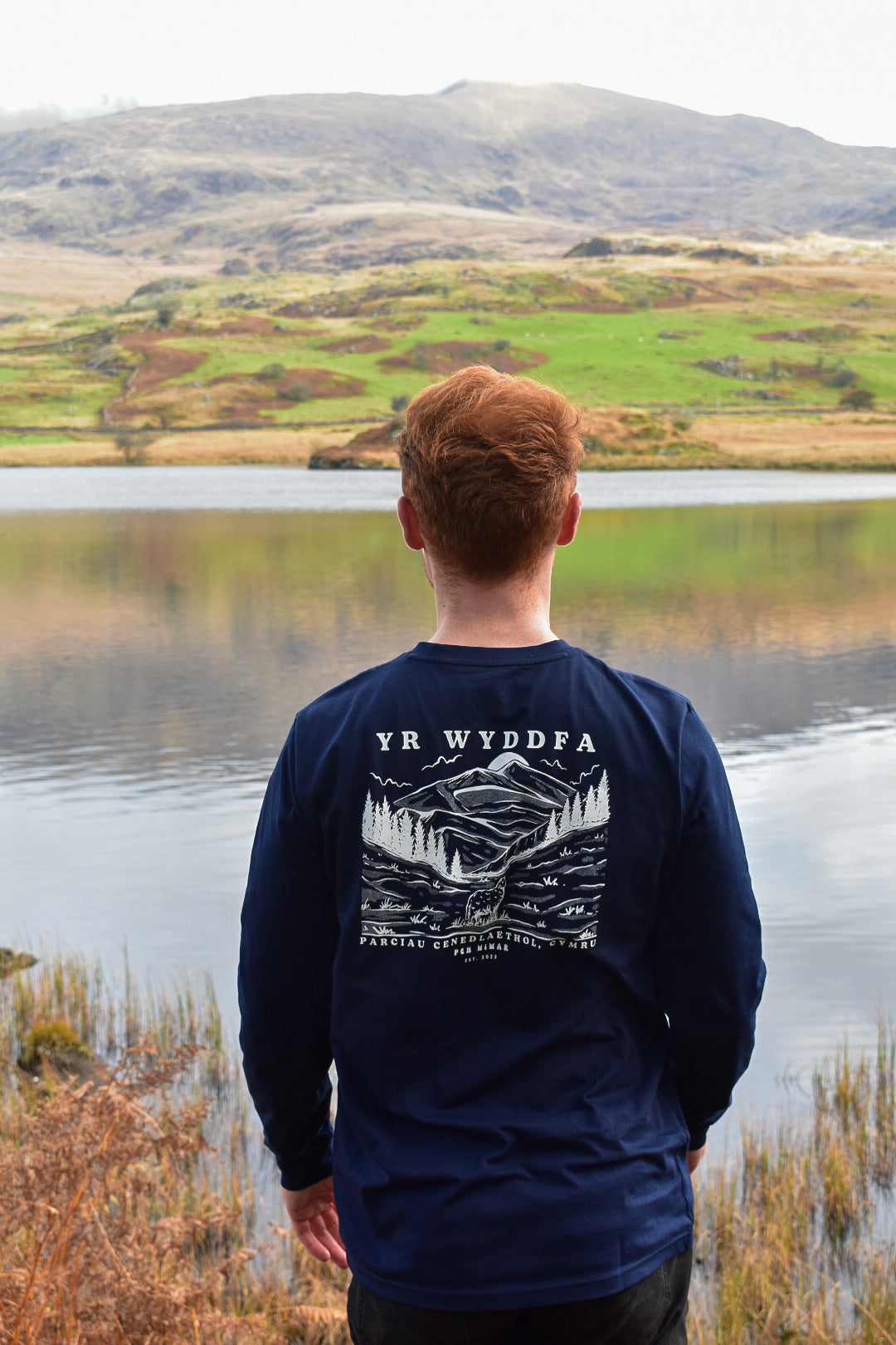 Yr Wyddfa Long Sleeve T-Shirt in Navy