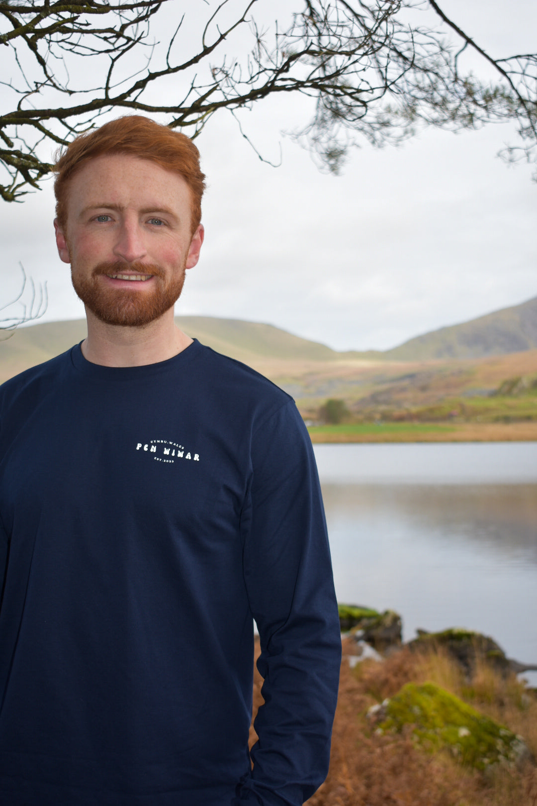 Yr Wyddfa Long Sleeve T-Shirt in Navy