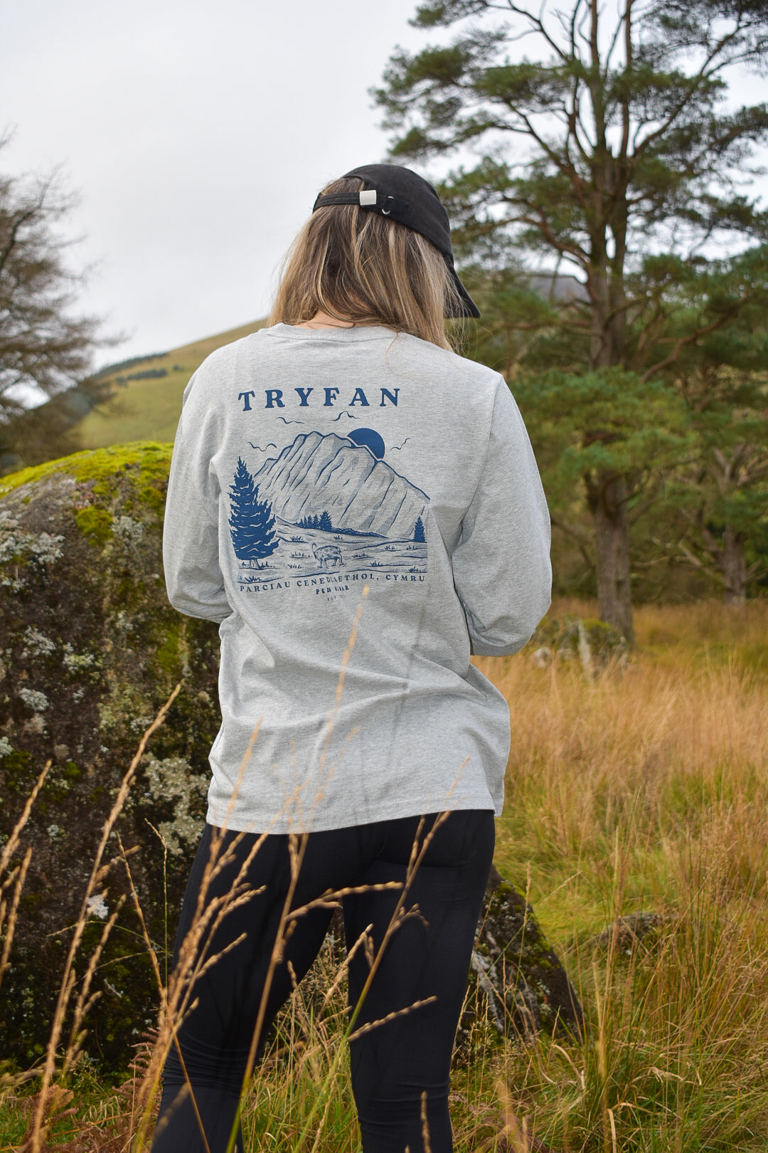 Tryfan Long Sleeve T-Shirt in Grey