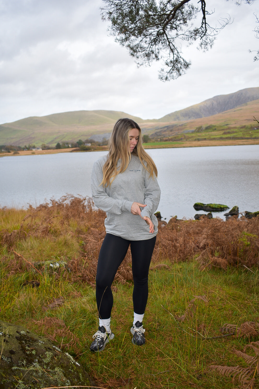Tryfan Long Sleeve T-Shirt in Grey