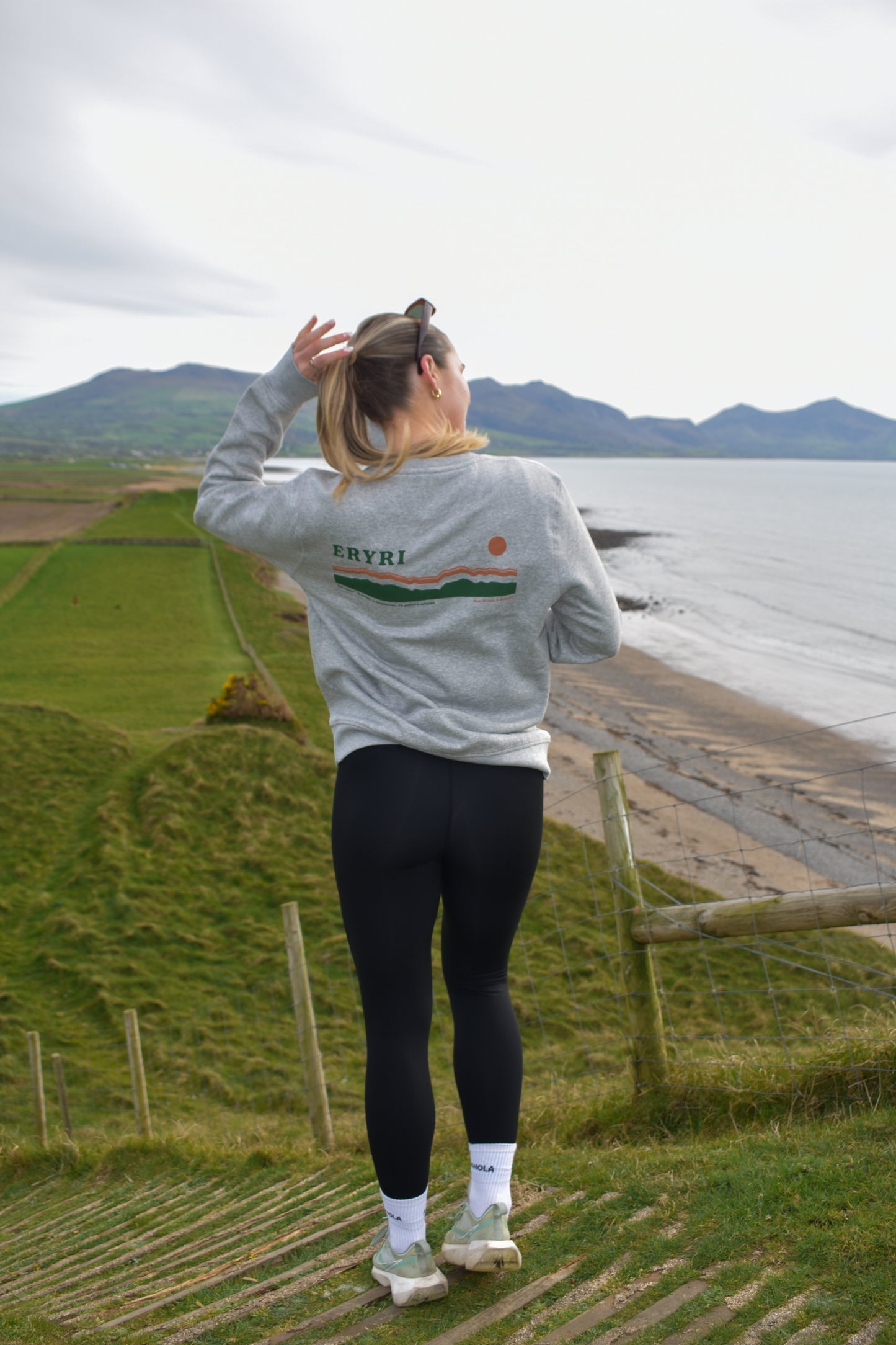 Eryri Sweatshirt in Grey