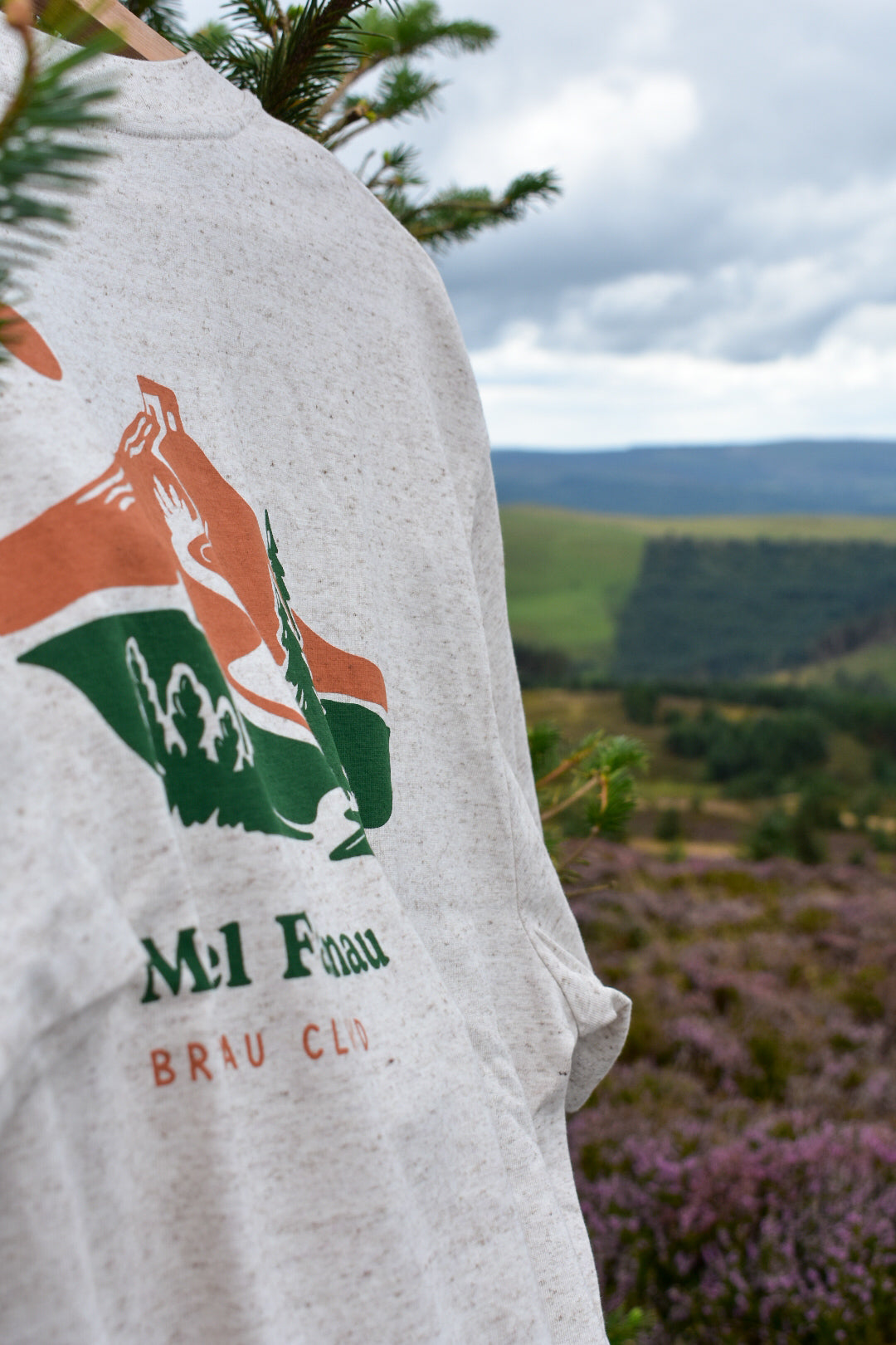 Moel Famau Relaxed Fit Tee in eco-heather