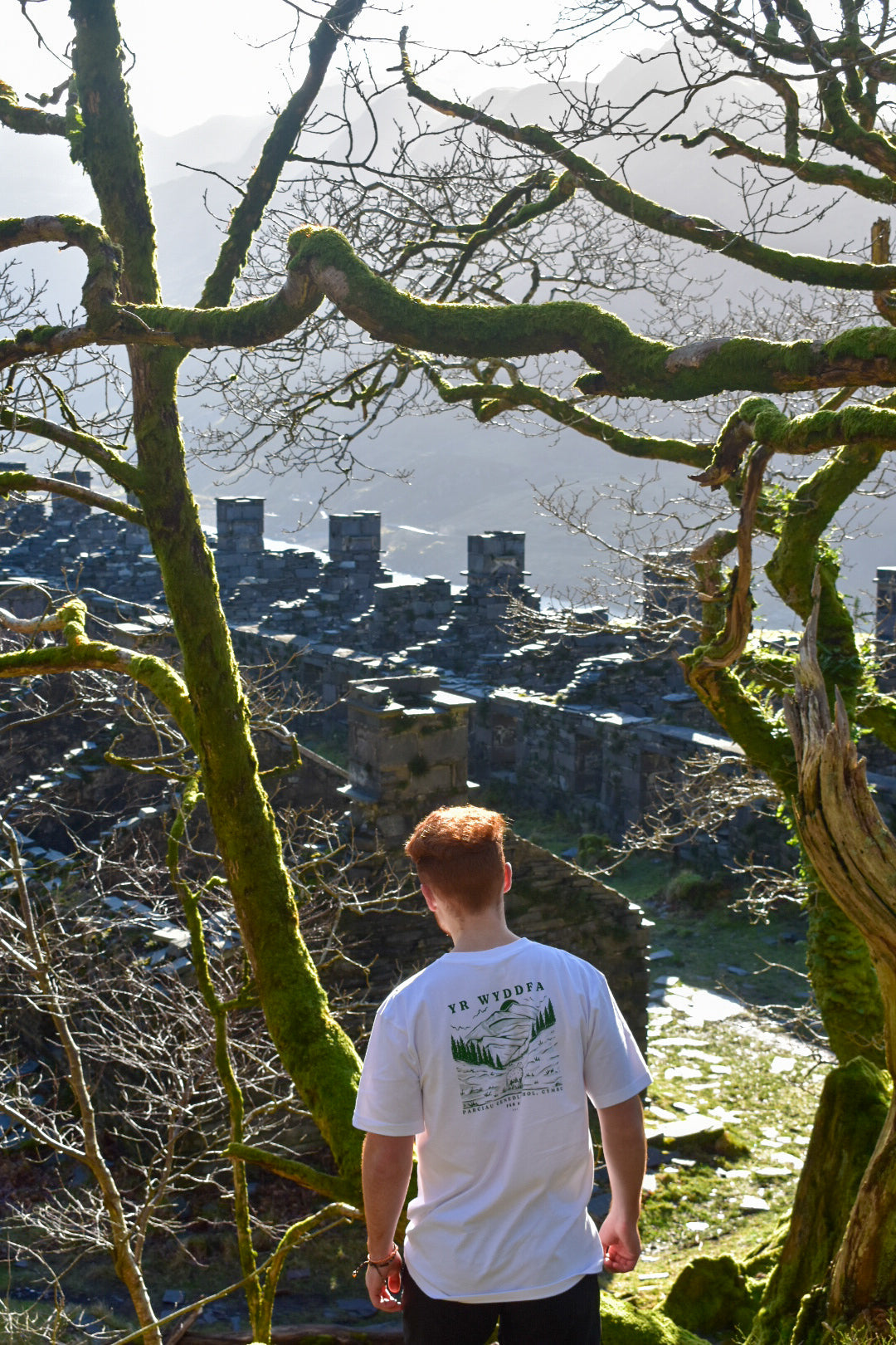 Yr Wyddfa Relaxed Fit Tee in White
