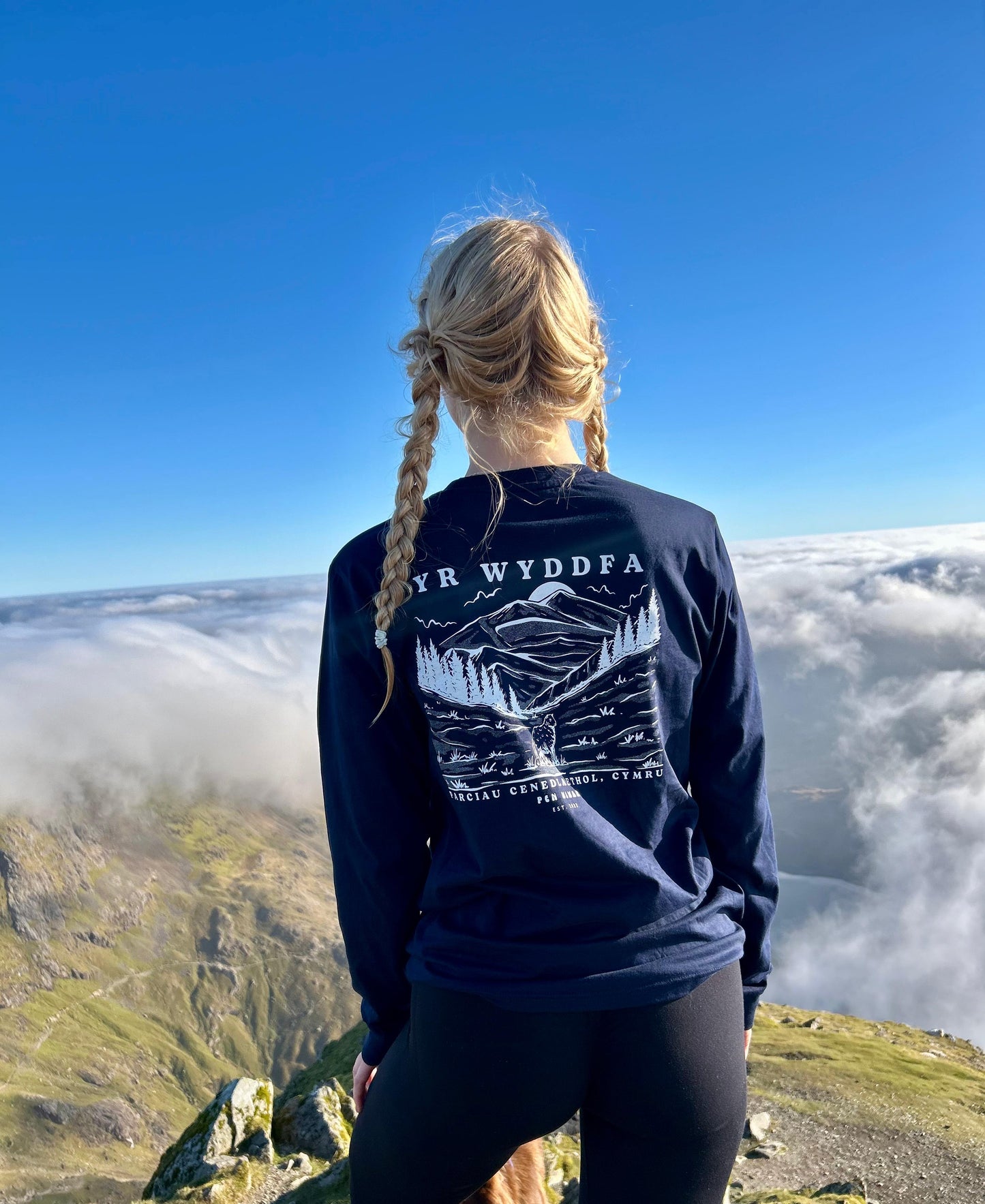 Yr Wyddfa Long Sleeve T-Shirt in Navy