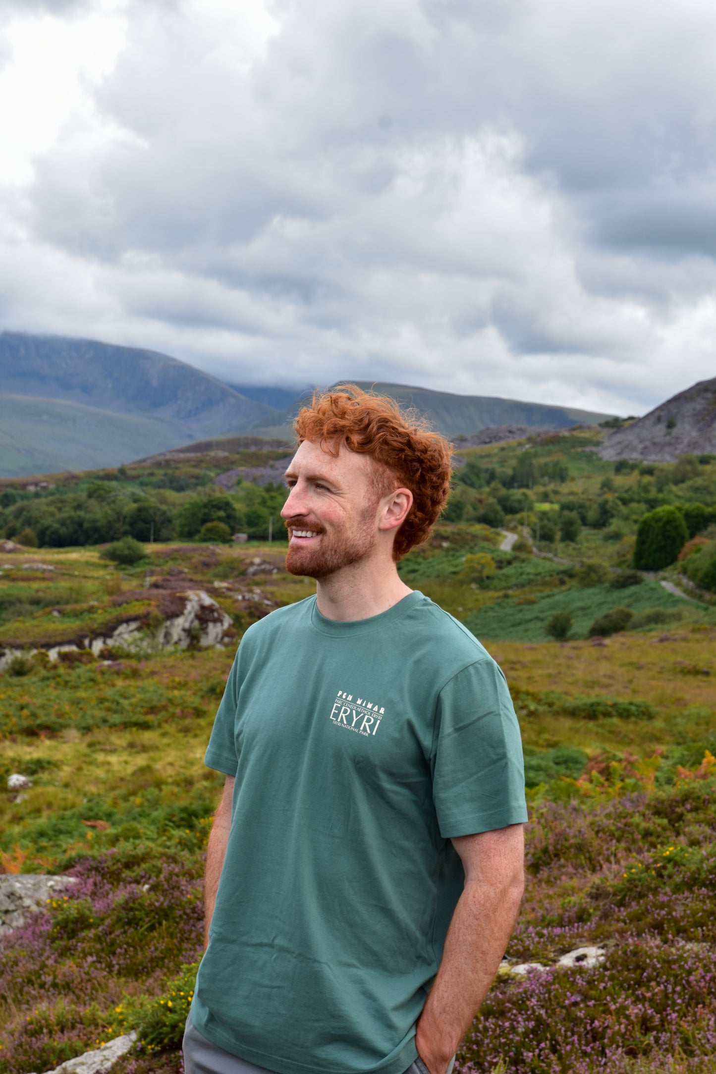 Eryri Collab 75 T-shirt in Moss Green