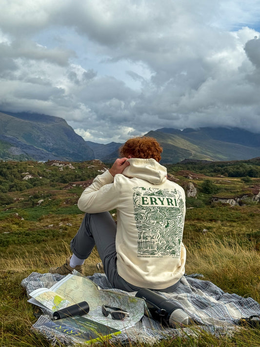 Eryri Collab 75 Hoodie in off-white