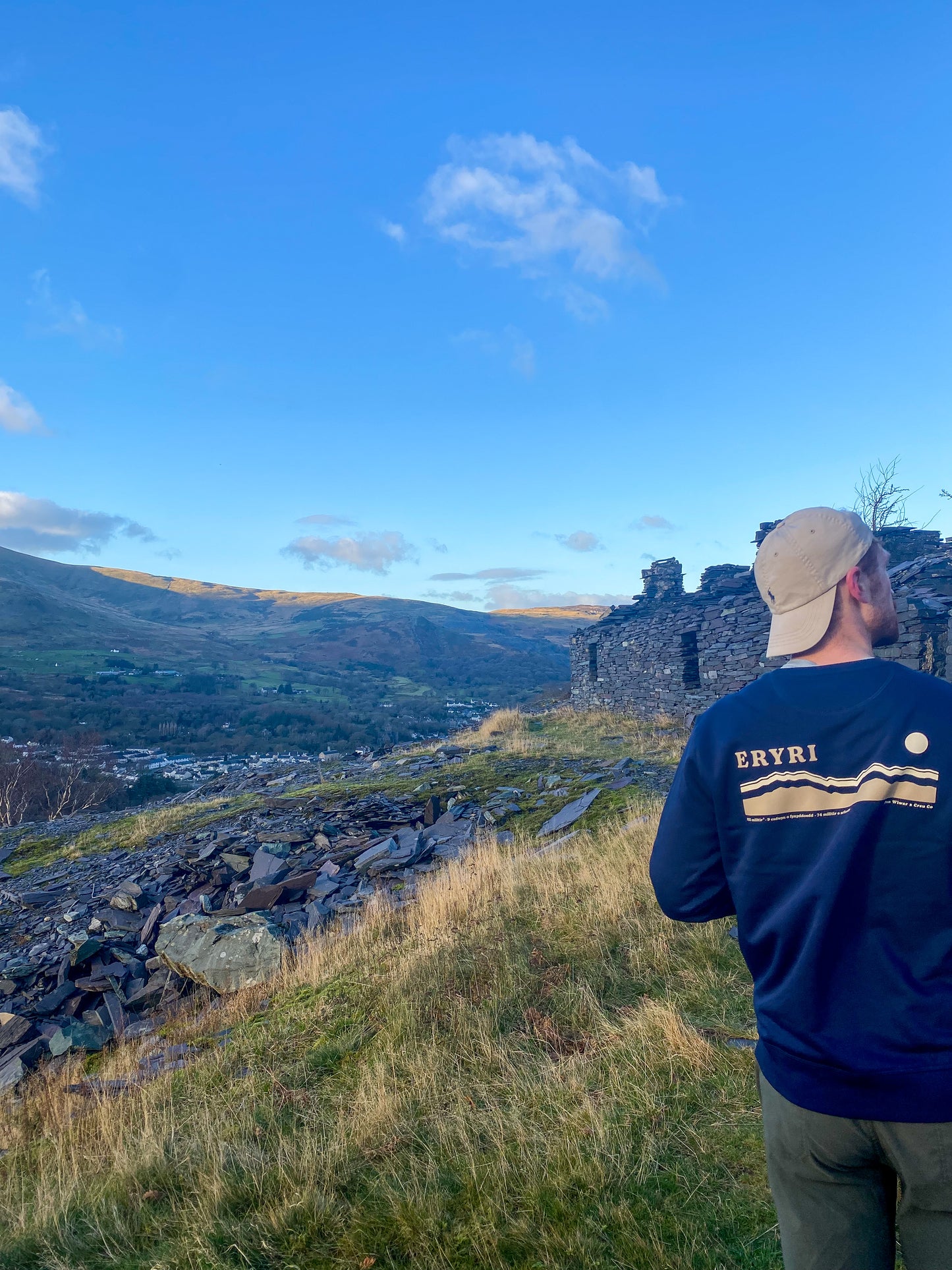 Eryri Sweatshirt in Navy