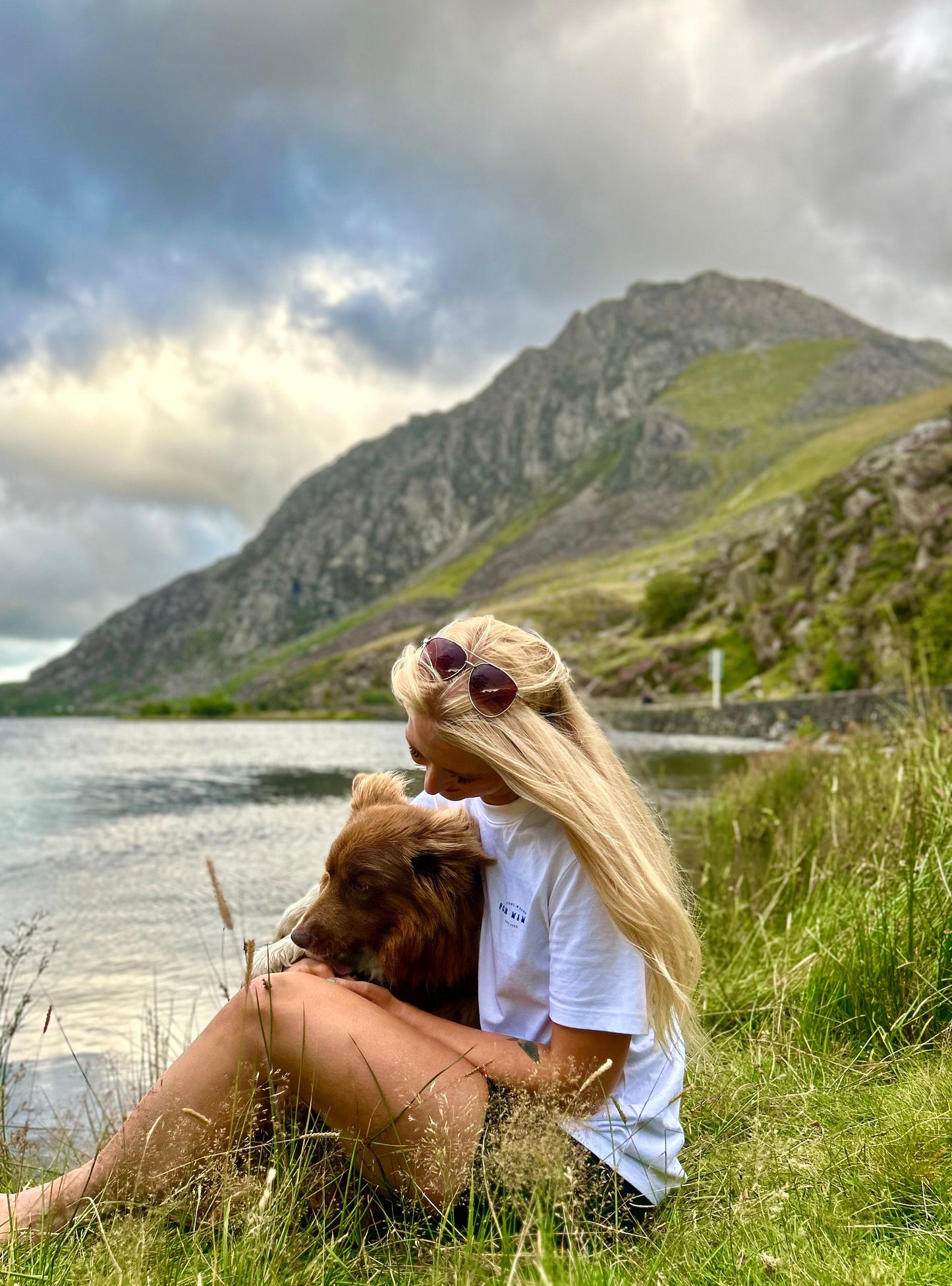 Crys-T Tryfan mewn Gwyn